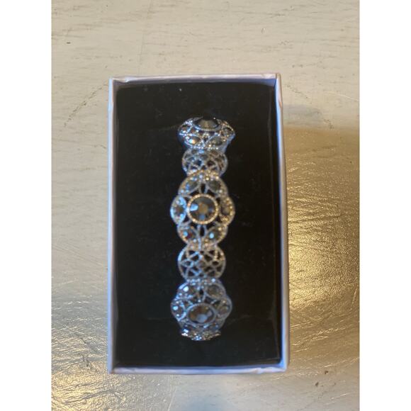 Monet Stretch Silver Bangle Bracelet – EUC - Picture 4 of 4